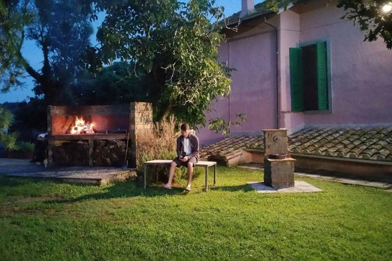 Piccolo Casale A "Le Moline" In Una Vera Fattoria เวตรัลลา ภายนอก รูปภาพ
